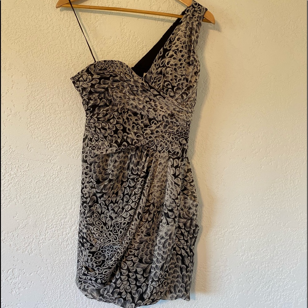 One shoulder dress